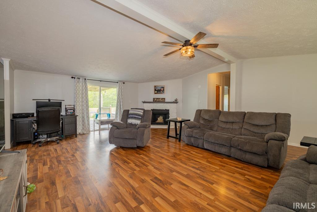 10729 E 500 N