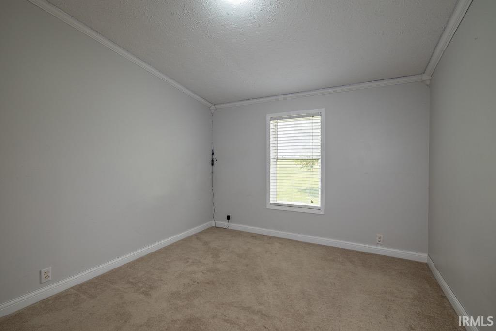 10729 E 500 N