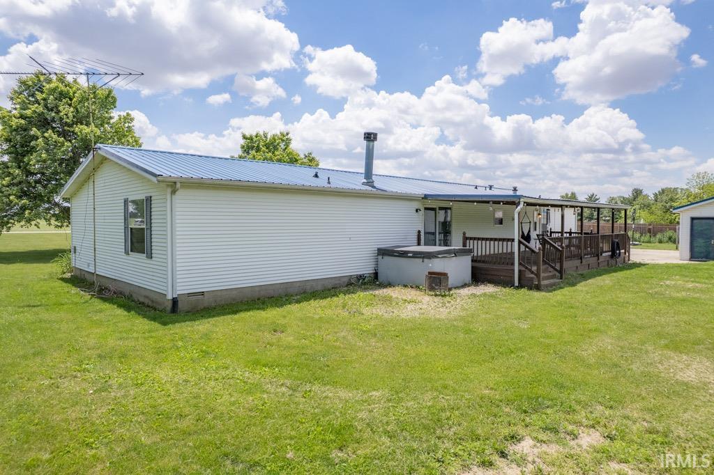 10729 E 500 N