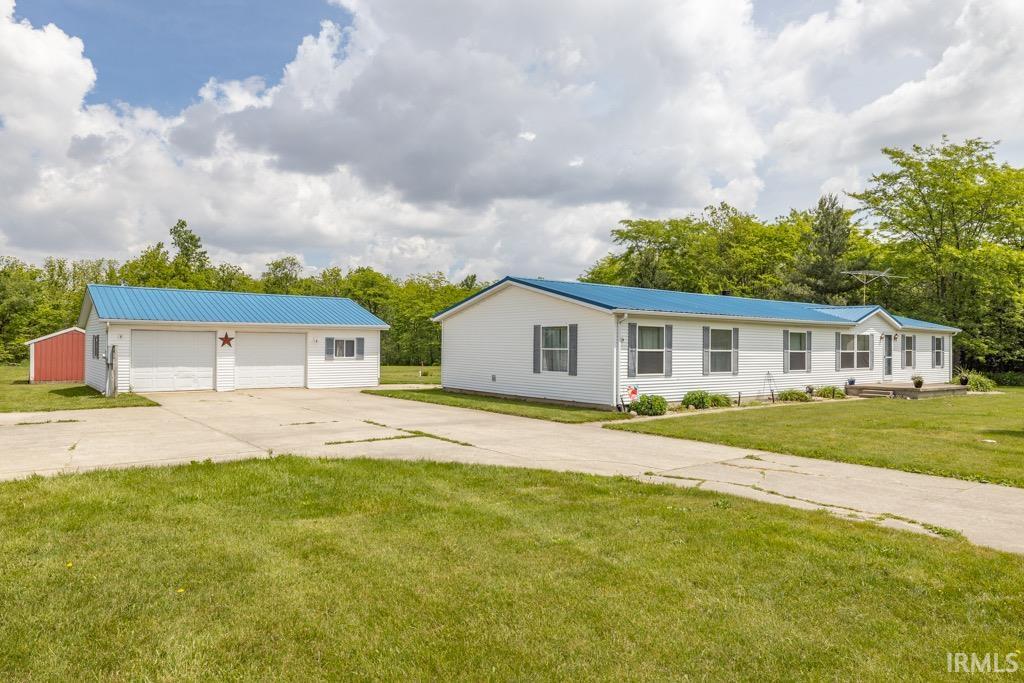 10729 E 500 N