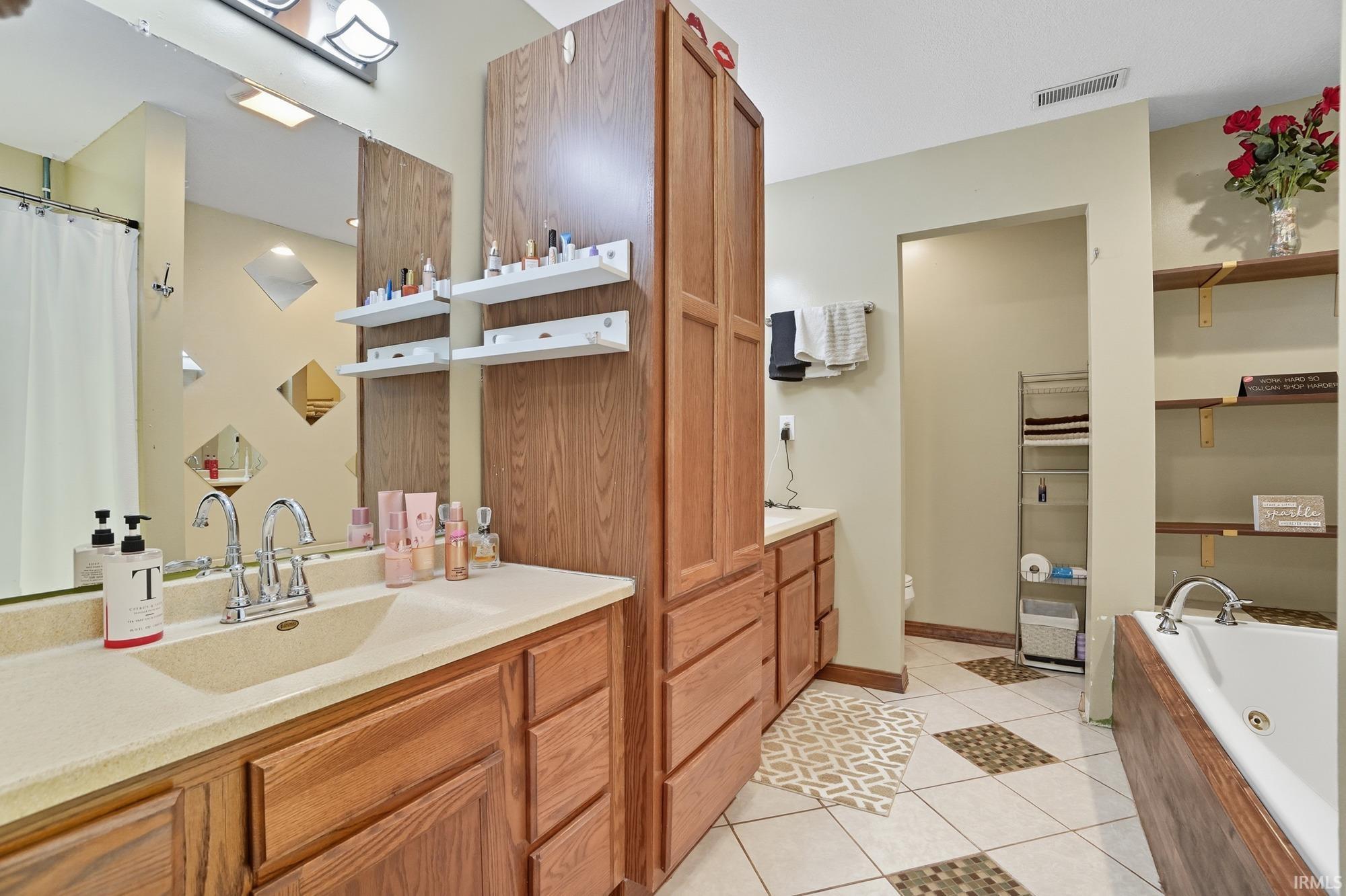 35 LN 520B Lake James UNIT 3