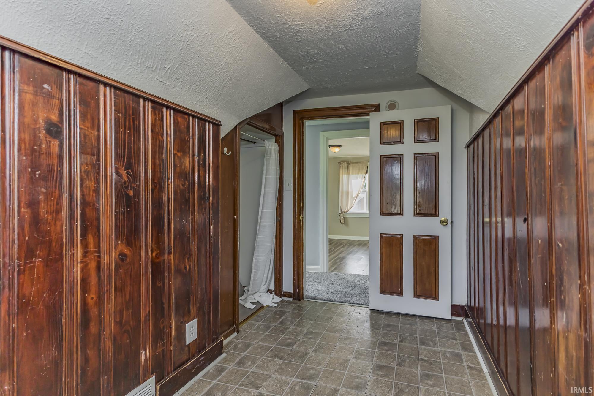 4522 S Calhoun Street