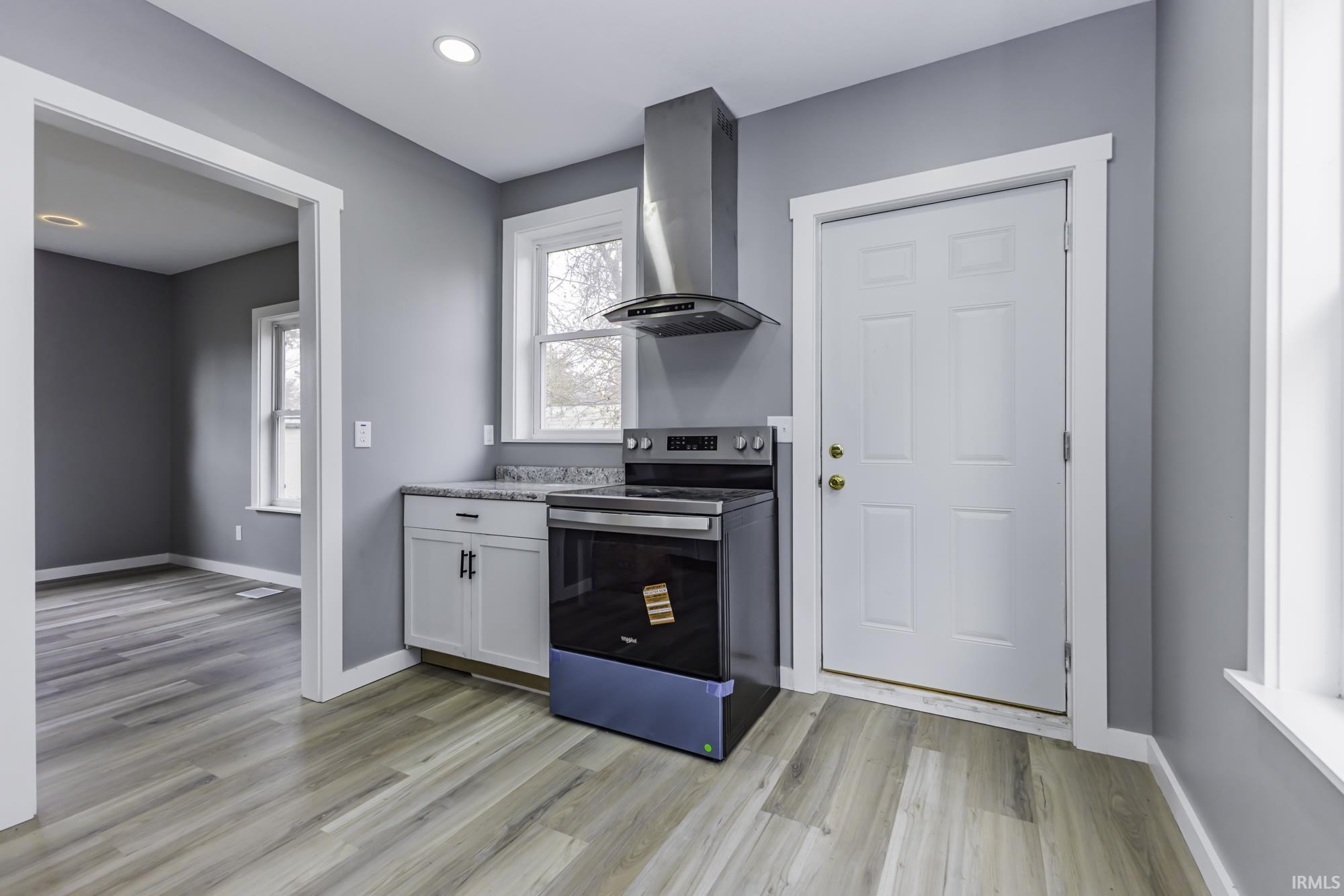 1240 Kinsmoor Avenue