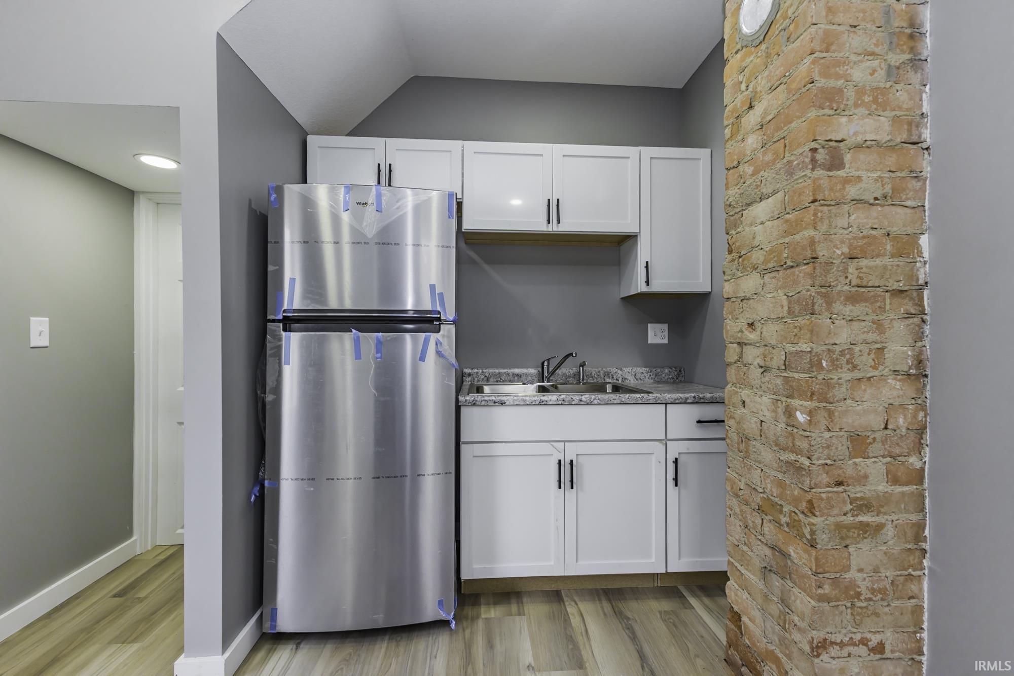 1240 Kinsmoor Avenue