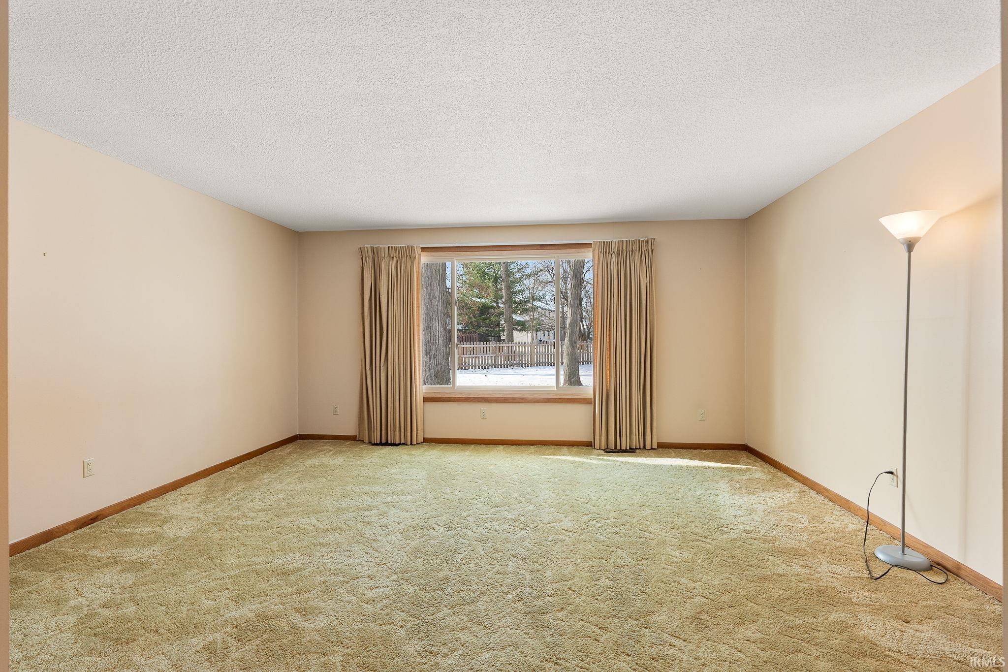 3611 Deer Cove