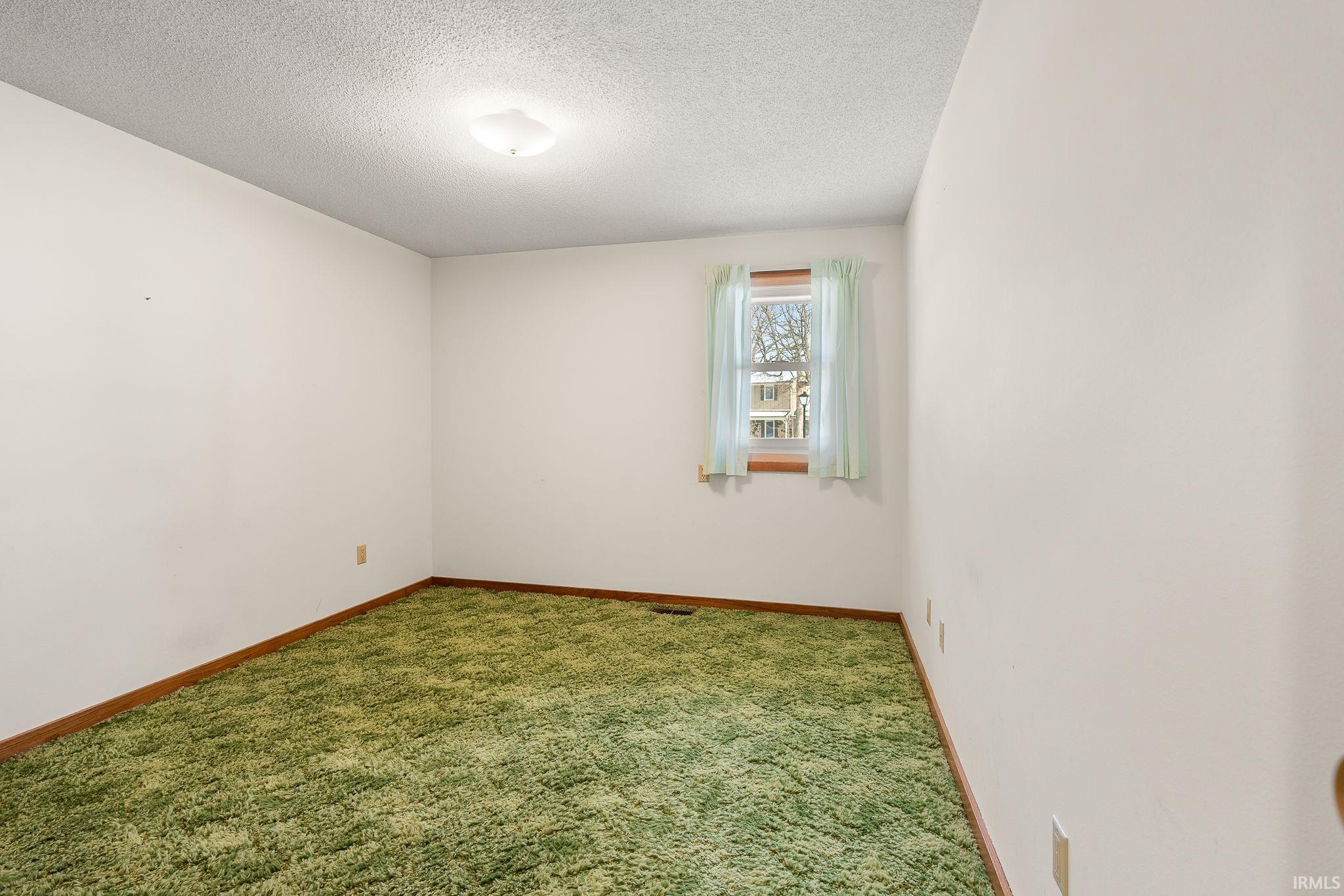 3611 Deer Cove