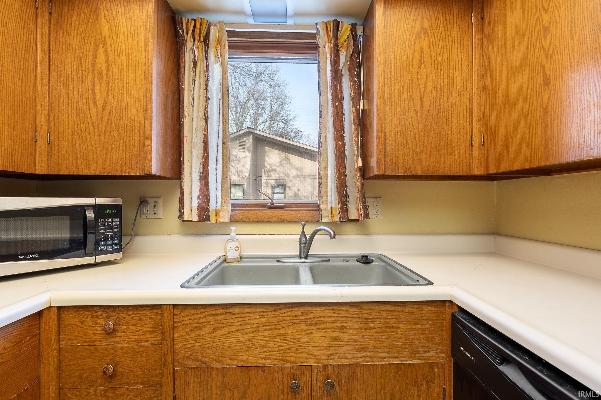 3611 Deer Cove
