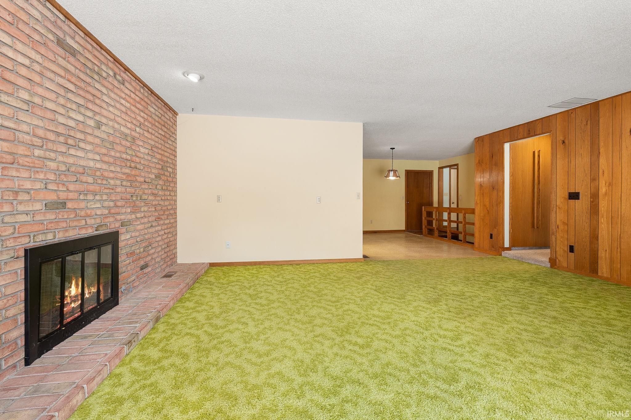 3611 Deer Cove