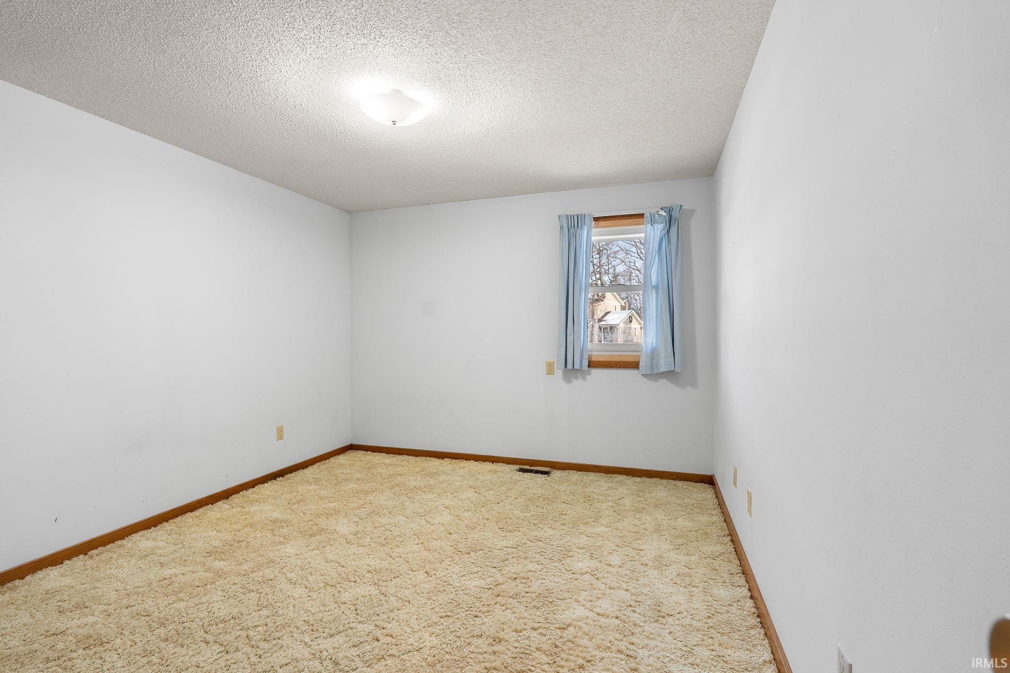 3611 Deer Cove