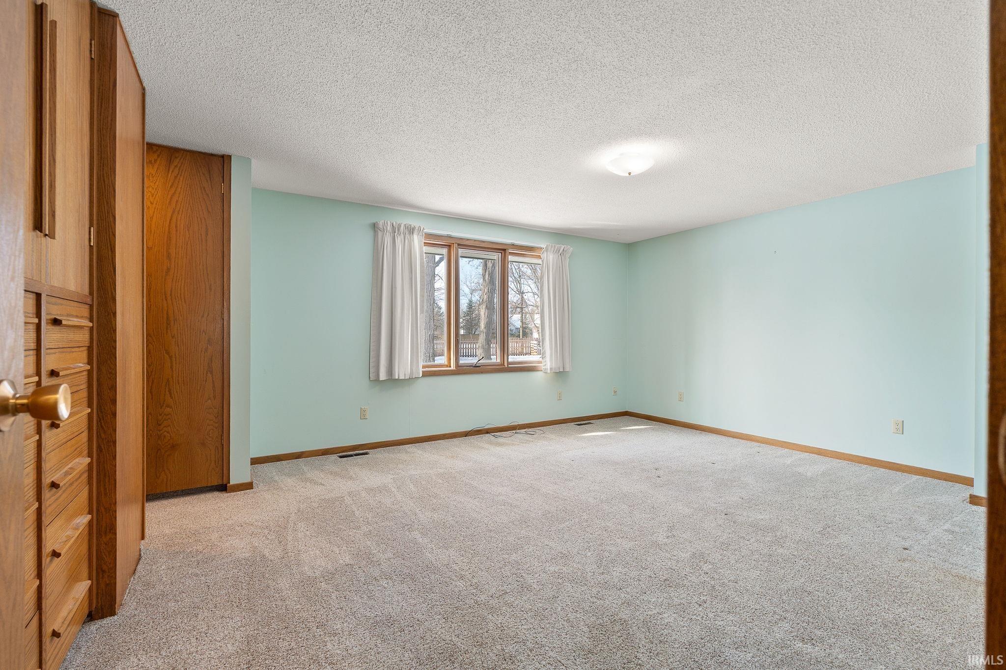 3611 Deer Cove