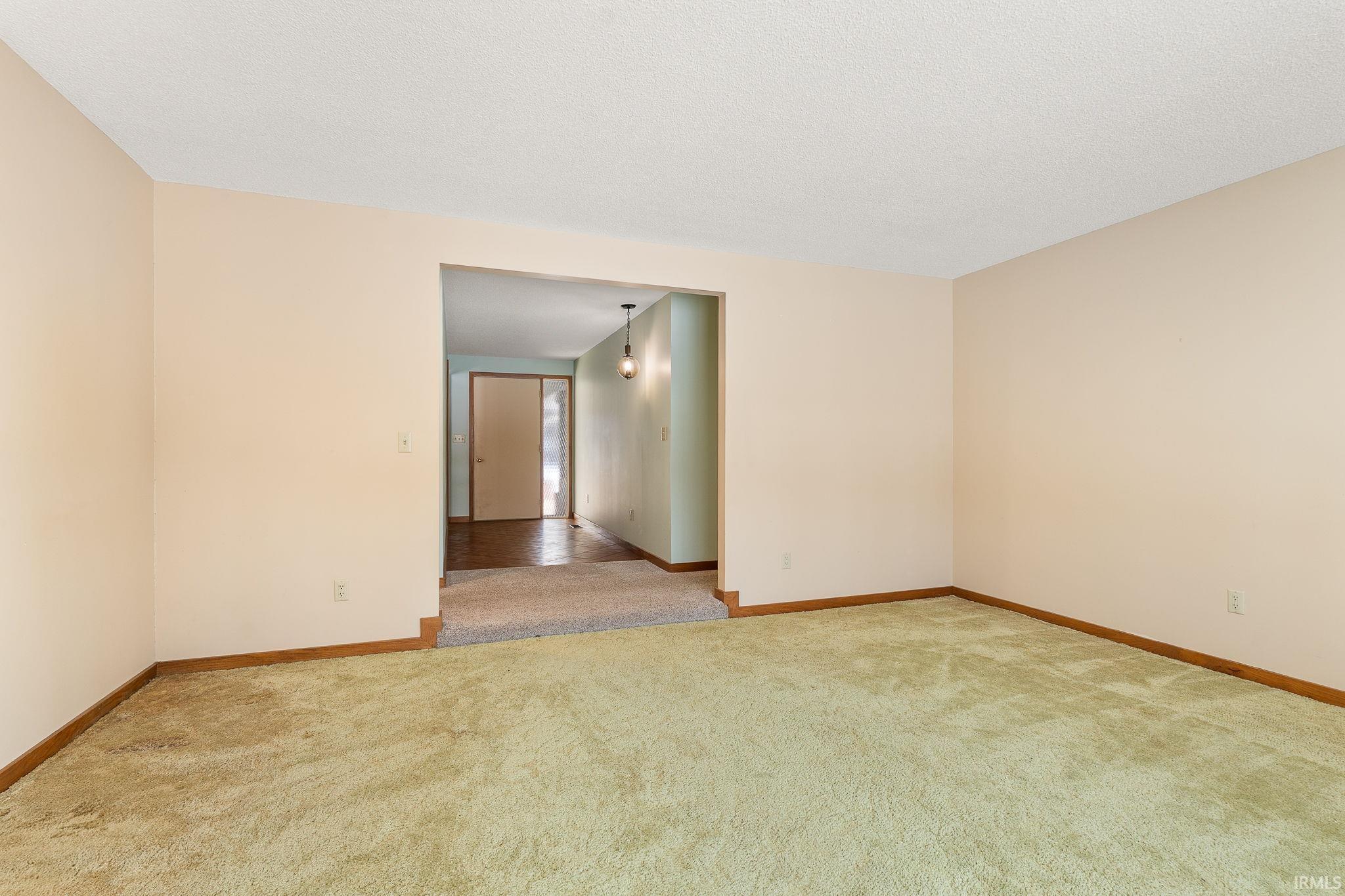 3611 Deer Cove