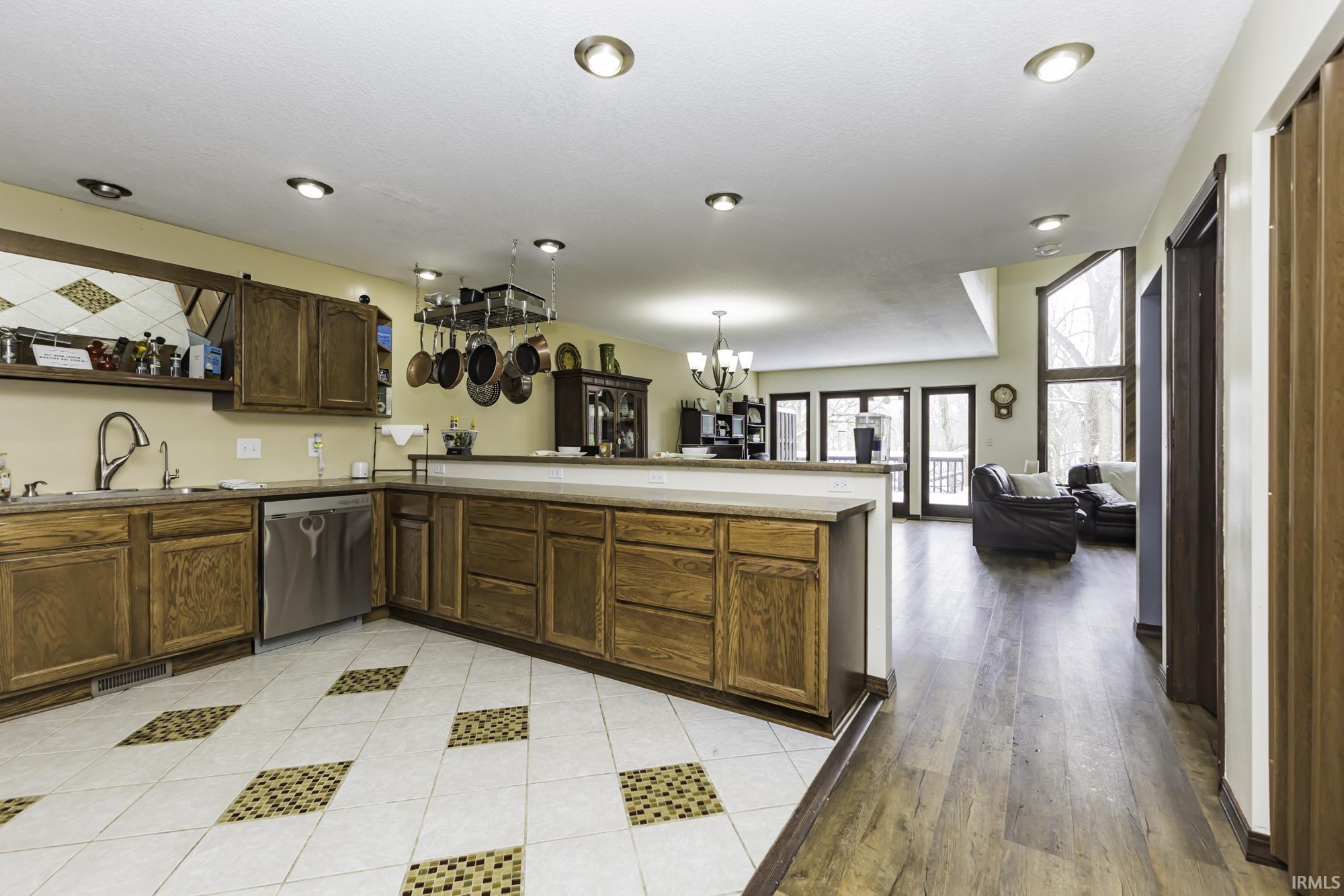 35 LN 520B Lake James Lane Unit: 3