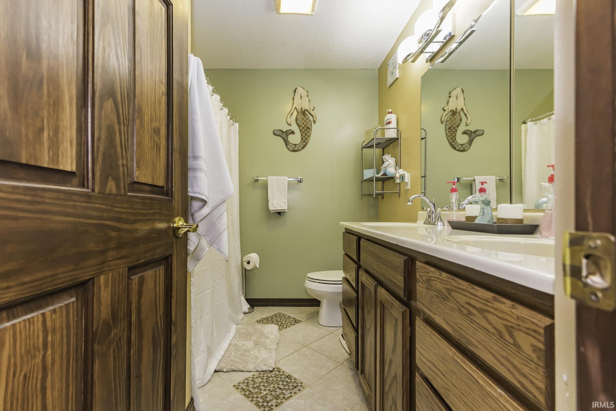 35 LN 520B Lake James Lane Unit: 3