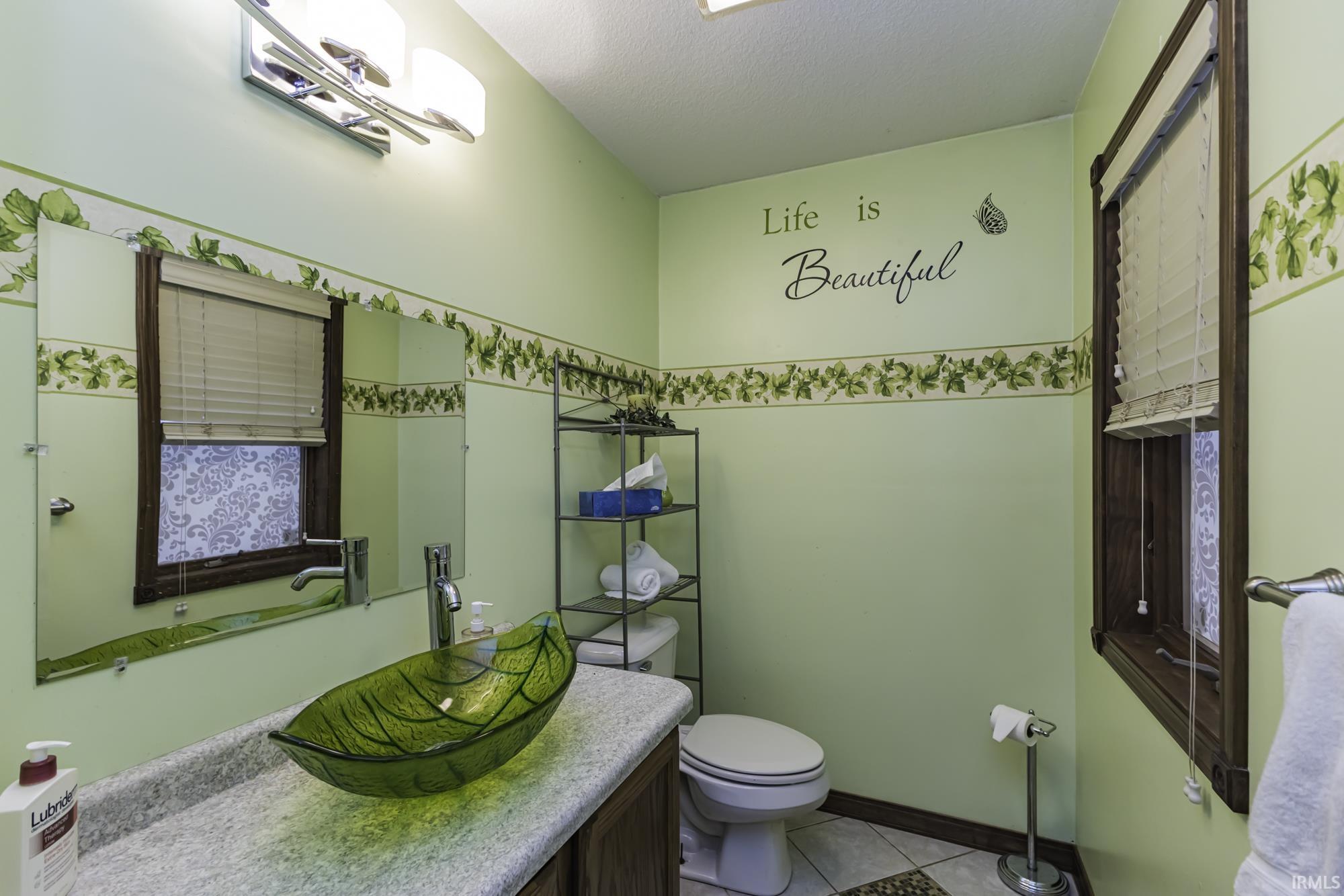 35 LN 520B Lake James Lane Unit: 3