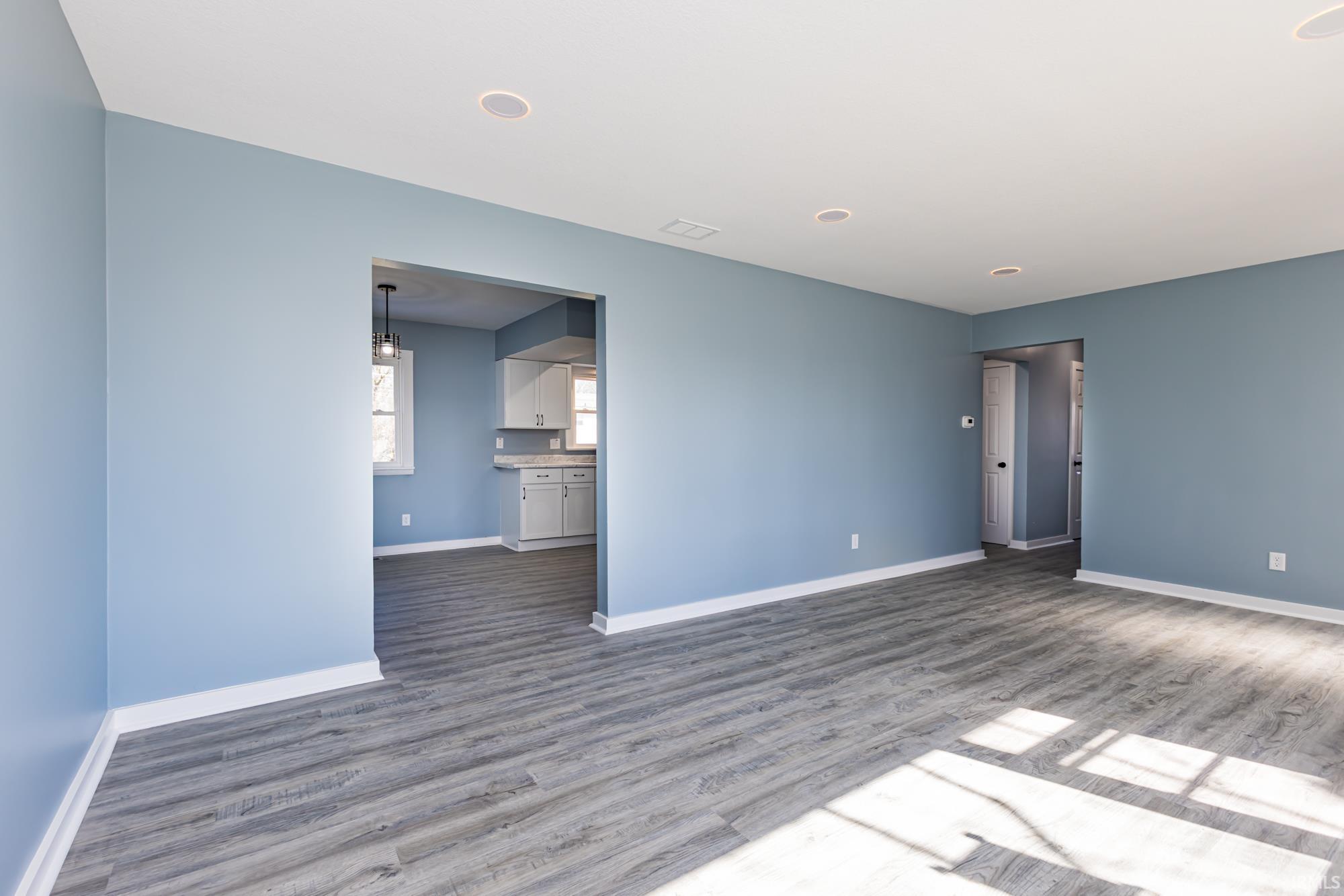 3509 E Maplegrove Avenue