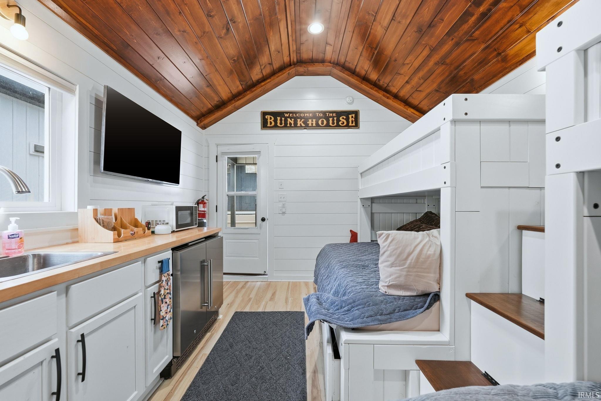 1255 Lane 280 Hamilton Lake