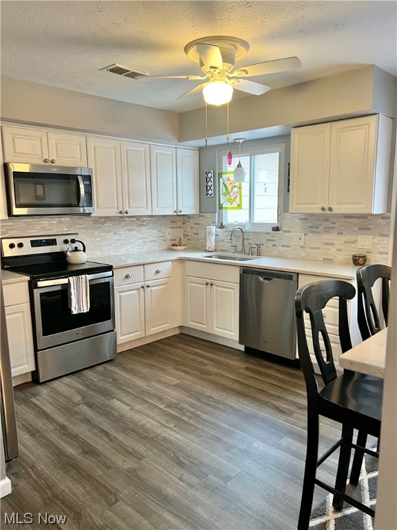8240 Deepwood 1