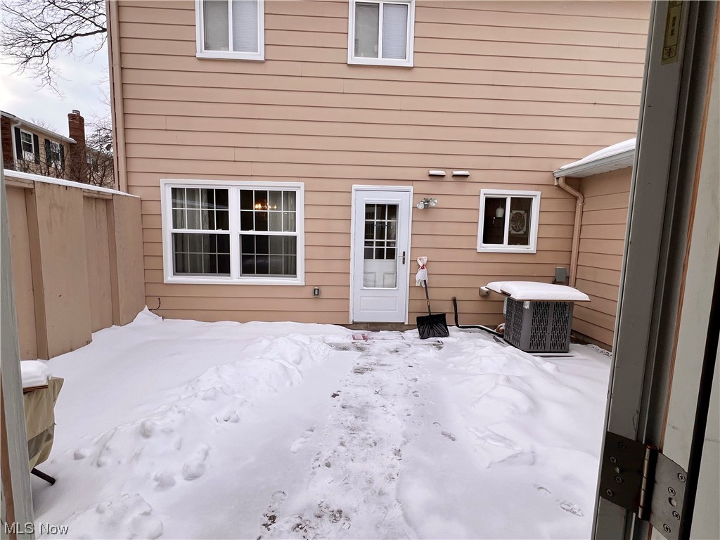 8240 Deepwood 1