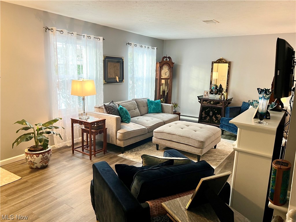 8240 Deepwood 1