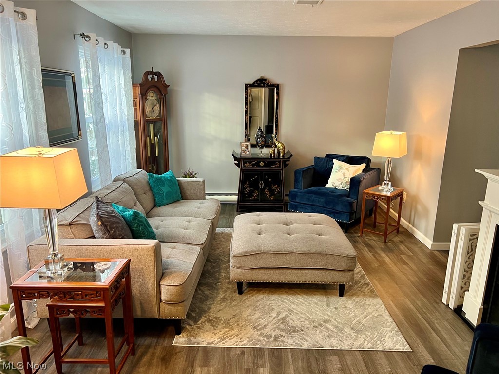 8240 Deepwood 1