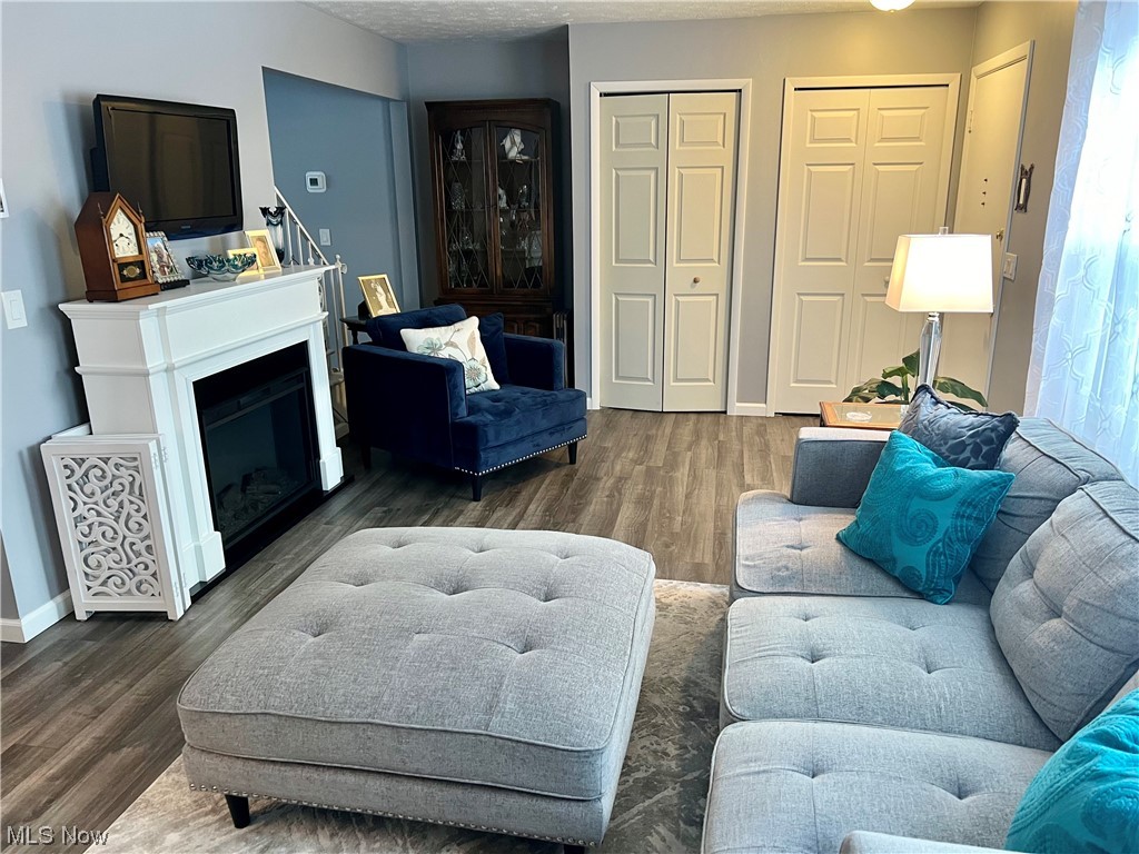 8240 Deepwood 1
