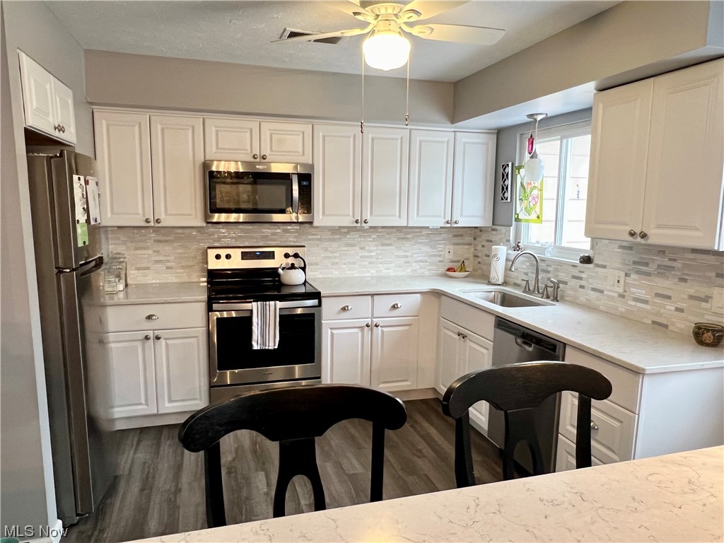 8240 Deepwood 1