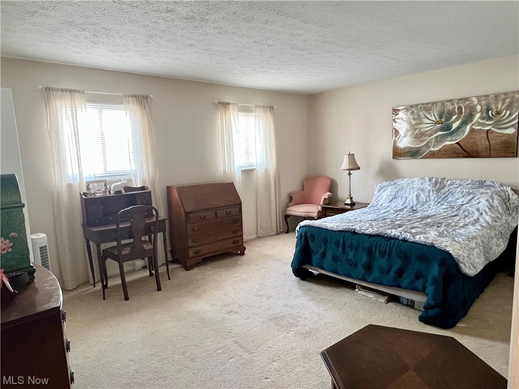 8240 Deepwood 1