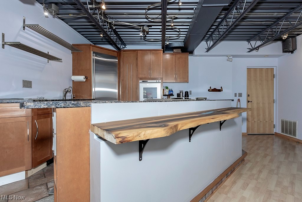10301 Lake Avenue 822