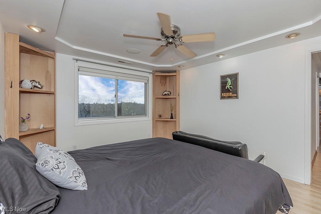 10301 Lake Avenue 822