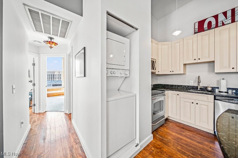 408 W Saint Clair Avenue 604