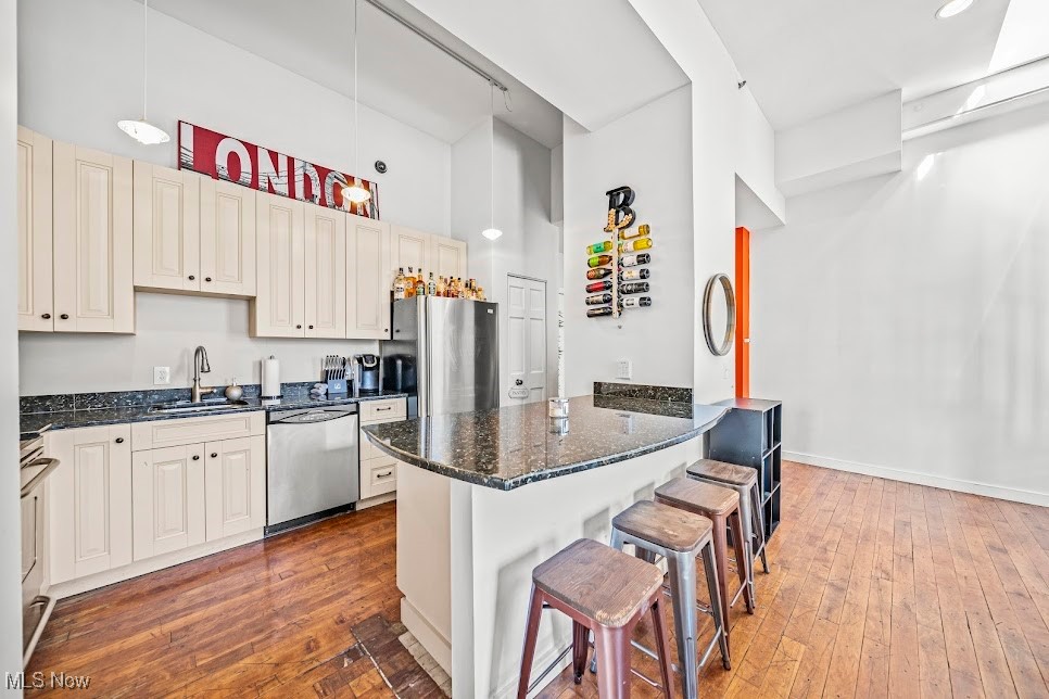 408 W Saint Clair Avenue 604