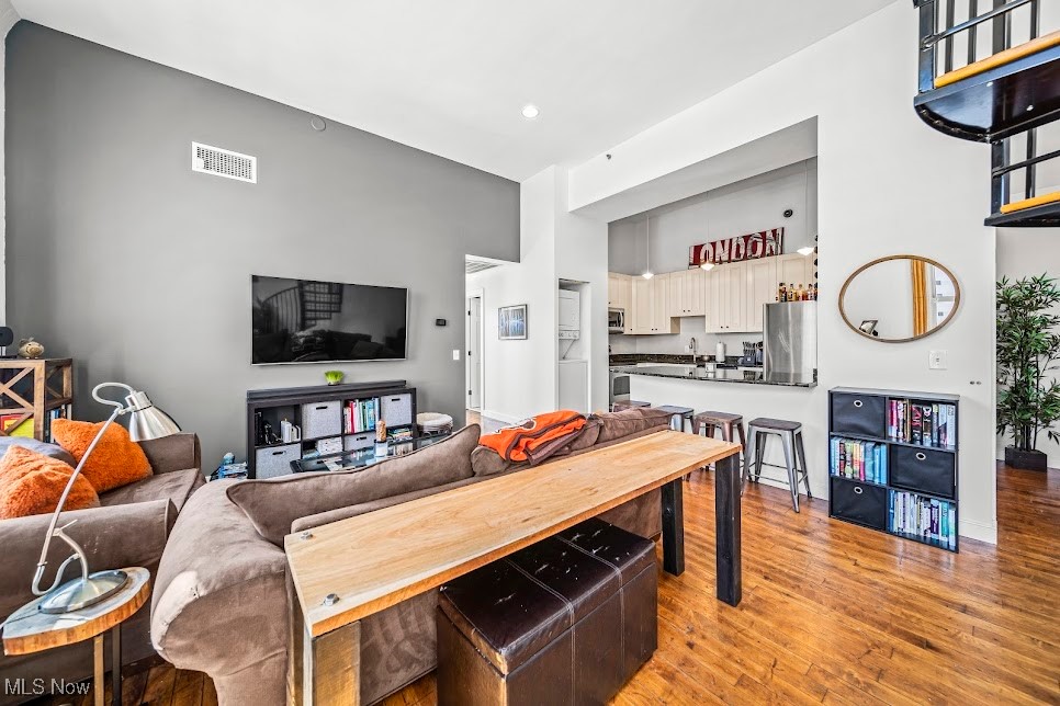 408 W Saint Clair Avenue 604