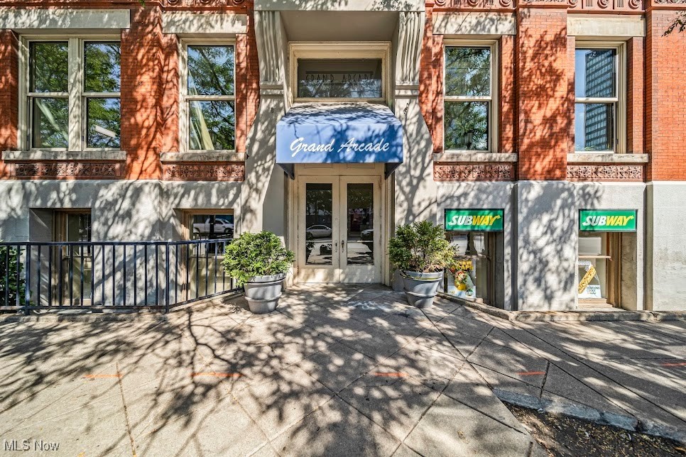 408 W Saint Clair Avenue 604