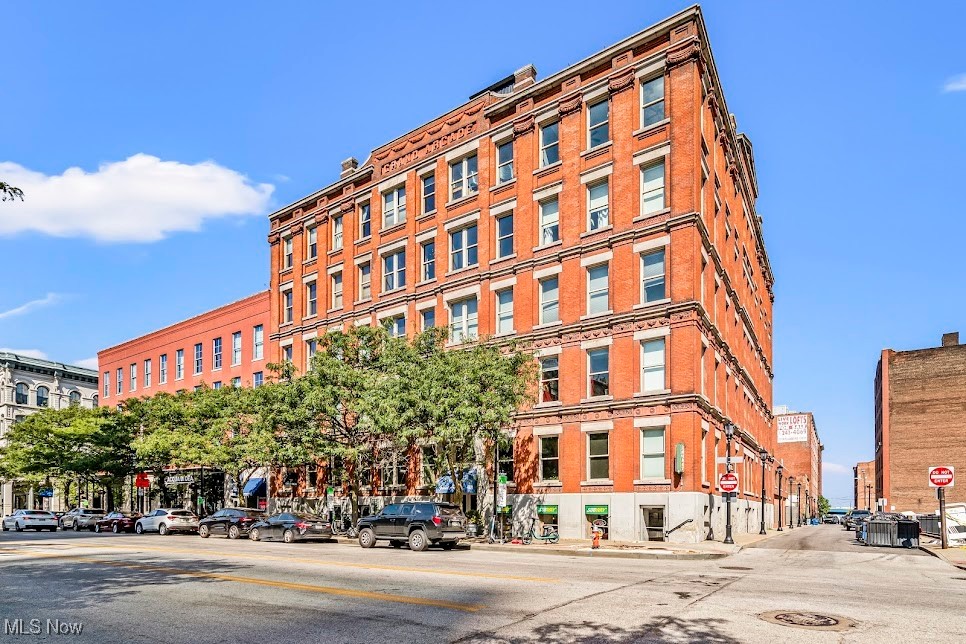 408 W Saint Clair Avenue 604