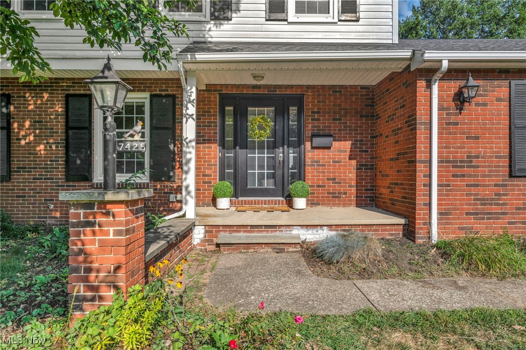 7425 Sharonlee Drive