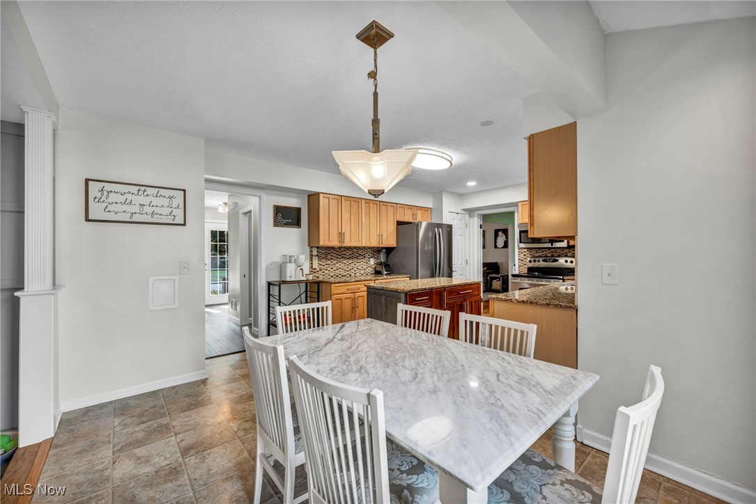 7425 Sharonlee Drive