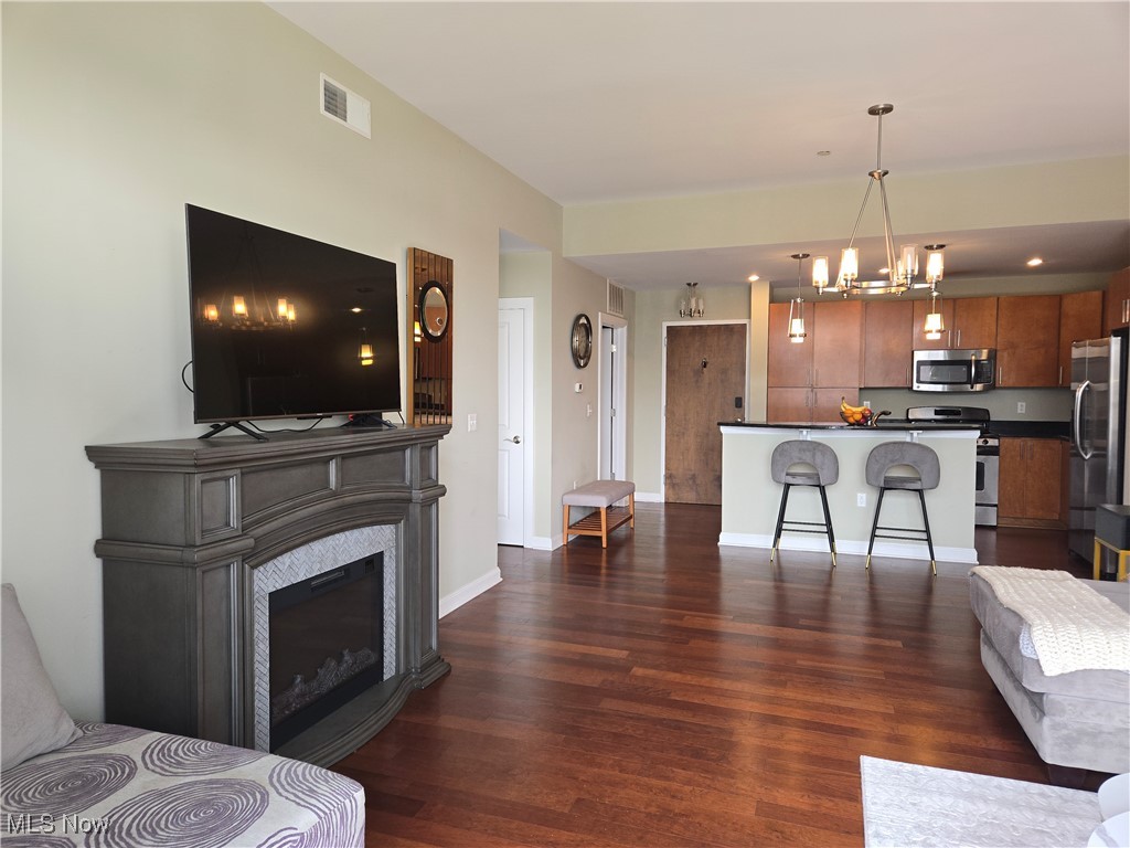 1403 Copper Trace 306