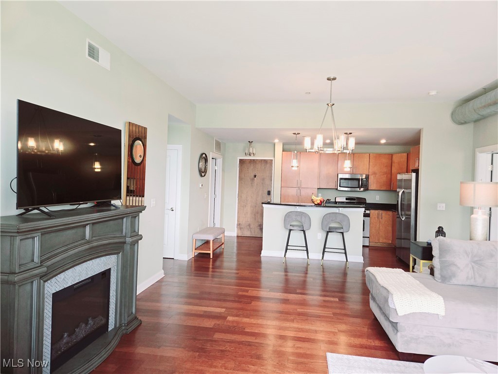 1403 Copper Trace 306