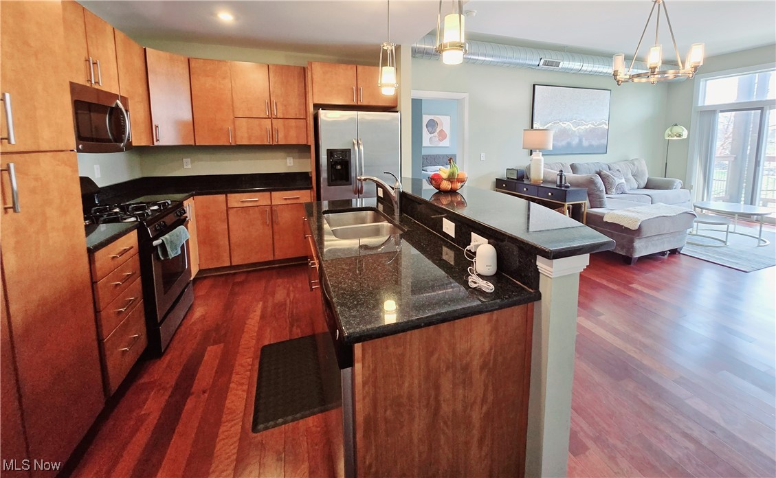 1403 Copper Trace 306