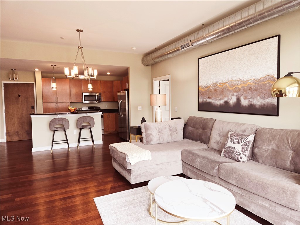 1403 Copper Trace 306