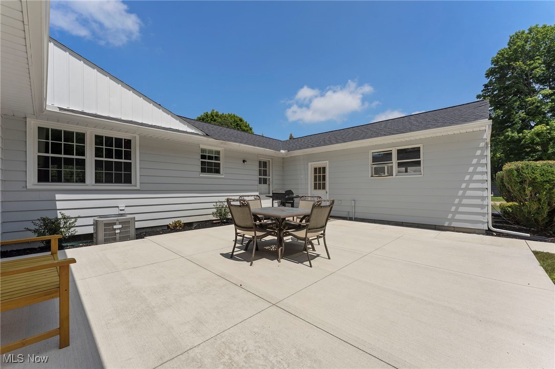 838 Riverside Drive