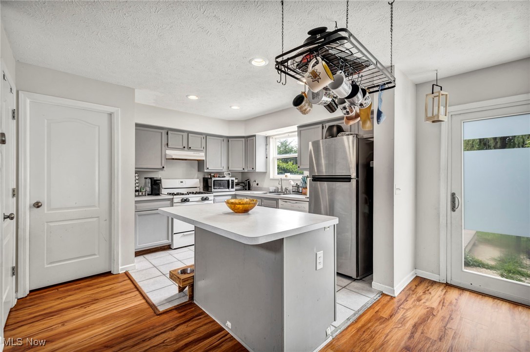 547 Greenside Drive