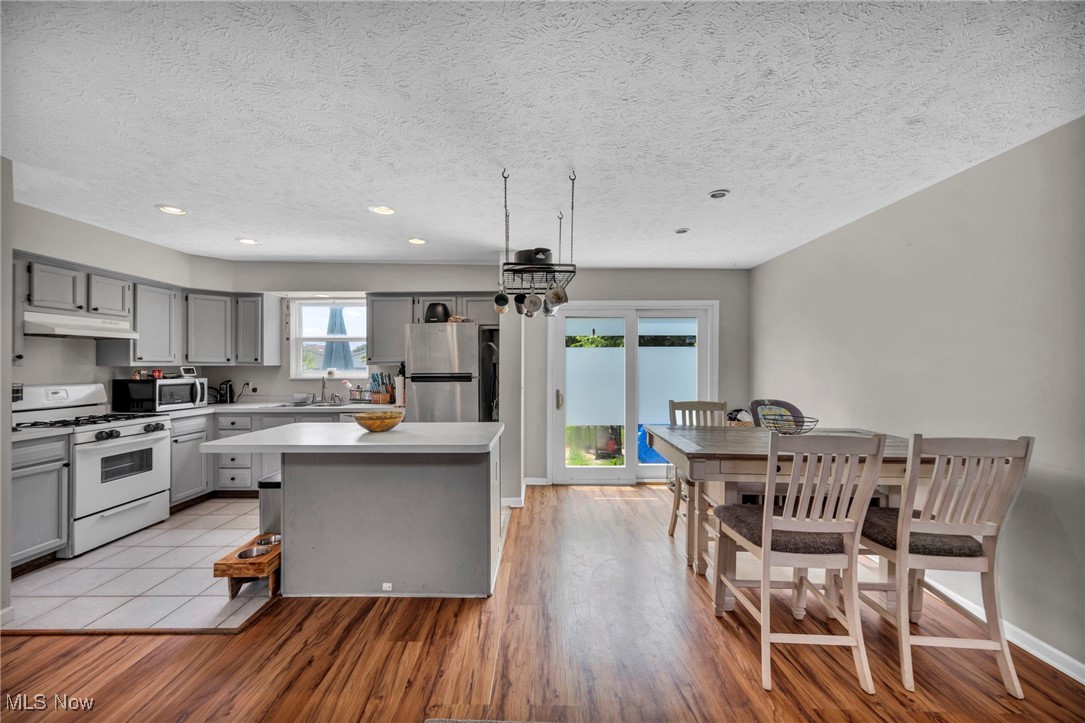 547 Greenside Drive