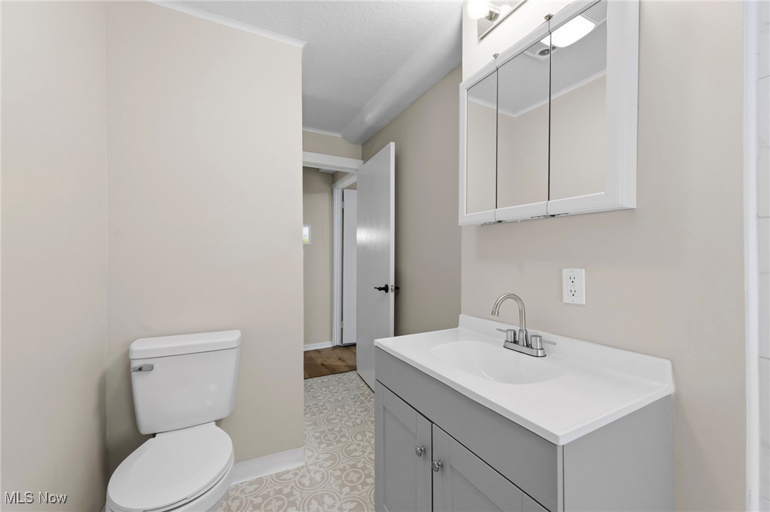 8 Shawondassee Drive