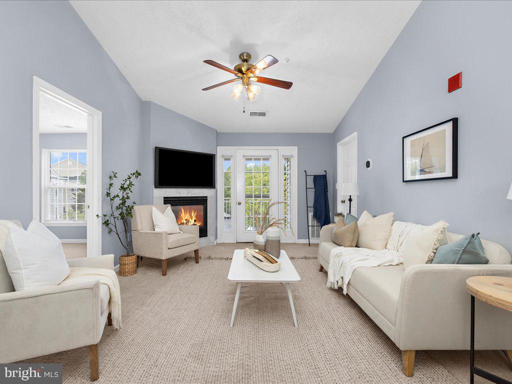 653 BURTONS COVE WAY 12