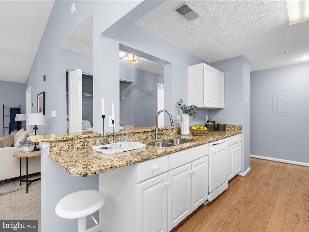 653 BURTONS COVE WAY 12