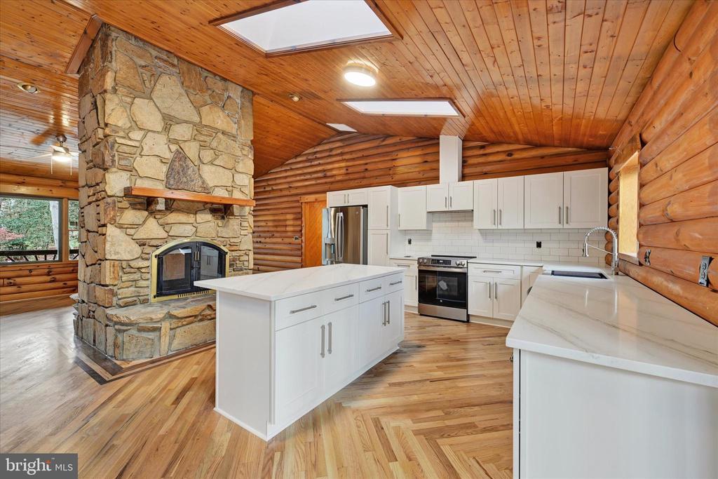 1116 INDIAN LANDING ROAD