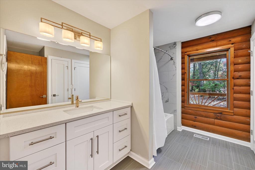1116 INDIAN LANDING ROAD