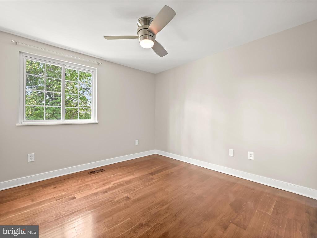 7824 ACORN BANK
