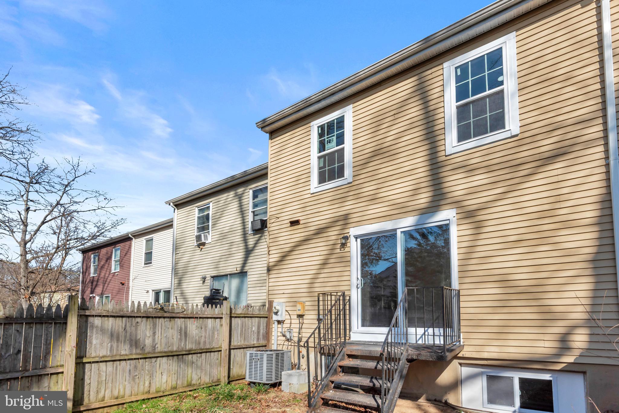 1869 ROBIN COURT